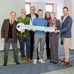 Gruppenbild: Die Pressekonferenz im Lakeside Park war gut besucht